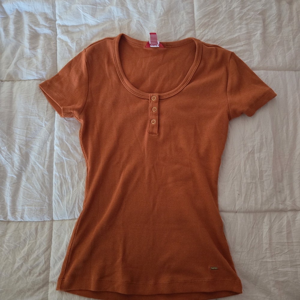 Guess Burnt Orange Short Sleeve Top